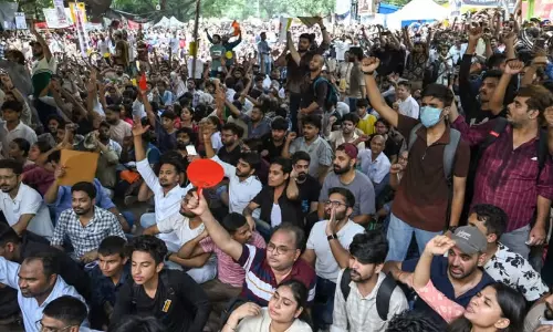 ‘ചലോ സൻസദ്’ മാർച്ച്; ഡൽഹിയിൽ കനത്ത സുരക്ഷ, 5,000 പൊലീസുകാരെ വിന്യസിച്ചു ‘ചലോ സൻസദ്’ മാർച്ച്; ഡൽഹിയിൽ കനത്ത സുരക്ഷ, 5,000 പൊലീസുകാരെ വിന്യസിച്ചു