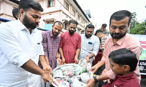 മന്ത്രി മുരളീധരൻ ഭക്ഷണത്തിൽ മണ്ണുവാരിയിടുന്നു -ഡി.വൈ.എഫ്.ഐ സംസ്ഥാന സെക്രട്ടറി