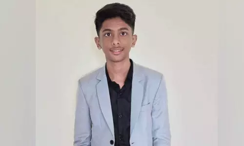 കണ്ണൂരിൽ ഫ്ലാറ്റിൽ നിന്ന് വീണ് വിദ്യാർഥി മരിച്ചു കണ്ണൂരിൽ ഫ്ലാറ്റിൽ നിന്ന് വീണ് വിദ്യാർഥി മരിച്ചു
