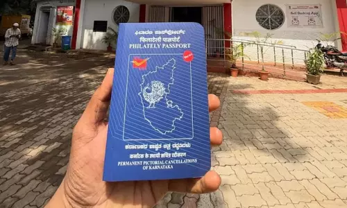 വിസയില്ലാത്ത പാസ്പോർട്ടിന് വൻ ഡിമാൻഡ്, സഞ്ചാരികൾ ക്യൂവിൽ; ഫിലാറ്റലി പാസ്പോർട്ടിനായി സഞ്ചാരികൾ തടിച്ചുകൂടുന്നതിന്റെ കാരണം ഇതാണ്... വിസയില്ലാത്ത പാസ്പോർട്ടിന് വൻ ഡിമാൻഡ്, സഞ്ചാരികൾ ക്യൂവിൽ; ഫിലാറ്റലി പാസ്പോർട്ടിനായി സഞ്ചാരികൾ തടിച്ചുകൂടുന്നതിന്റെ കാരണം ഇതാണ്...