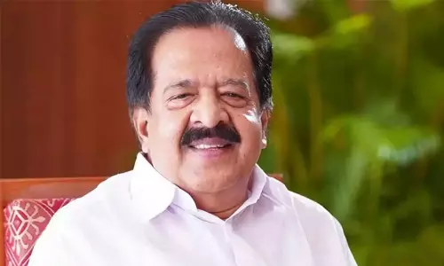 ഡോക്ടറുടെ കുറിപ്പടിയില്ലാതെ മരുന്നു നൽകിയാൽ മെഡിക്കൽ ഷോപ്പുകൾ അടപ്പിക്കും -ആഭ്യന്തരമന്ത്രി രമേശ് ചെന്നിത്തല ഡോക്ടറുടെ കുറിപ്പടിയില്ലാതെ മരുന്നു നൽകിയാൽ മെഡിക്കൽ ഷോപ്പുകൾ അടപ്പിക്കും -ആഭ്യന്തരമന്ത്രി രമേശ് ചെന്നിത്തല