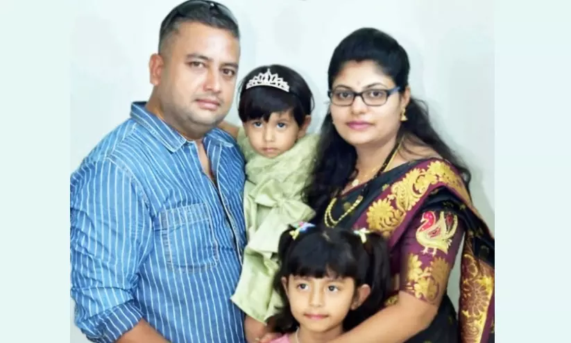 ഭാര്യയെയും രണ്ട് മക്കളെയും കൊന്ന് യുവാവ് ജീവനൊടുക്കി ഭാര്യയെയും രണ്ട് മക്കളെയും കൊന്ന് യുവാവ് ജീവനൊടുക്കി