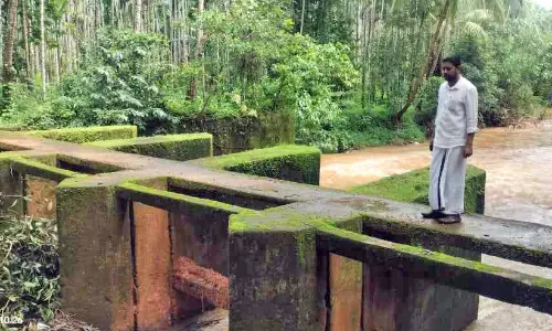 കാലപ്പഴക്കം; പെരഡാല പള്ളിക്കണ്ടം മടിപ്പിൽ അണക്കെട്ട് അപകടാവസ്ഥയിൽ കാലപ്പഴക്കം; പെരഡാല പള്ളിക്കണ്ടം മടിപ്പിൽ അണക്കെട്ട് അപകടാവസ്ഥയിൽ