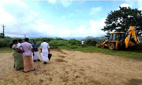 ഭൂമിയാംകുളം സ്റ്റേഡിയം വീണ്ടും കായികതാരങ്ങൾക്കായി ഒരുങ്ങുന്നു ഭൂമിയാംകുളം സ്റ്റേഡിയം വീണ്ടും കായികതാരങ്ങൾക്കായി ഒരുങ്ങുന്നു