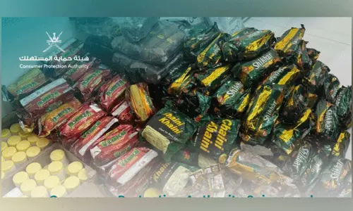 സൂറിൽ റെയ്ഡ്: അര ലക്ഷത്തിലേറെ പുകയില ഉൽപന്നങ്ങൾ പിടിച്ചെടുത്തു; ഒളിപ്പിച്ചത് താമസസ്ഥലത്ത് സൂറിൽ റെയ്ഡ്: അര ലക്ഷത്തിലേറെ പുകയില ഉൽപന്നങ്ങൾ പിടിച്ചെടുത്തു; ഒളിപ്പിച്ചത് താമസസ്ഥലത്ത്