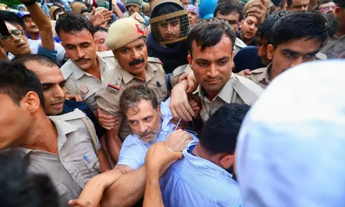 ഡൽഹിയിൽ പൊലീസ്‍രാജ്; രാഹുൽ ഗാന്ധി ഉൾപ്പെടെയുള്ളവർക്ക് പരിക്ക്, കൂട്ട അറസ്റ്റ്