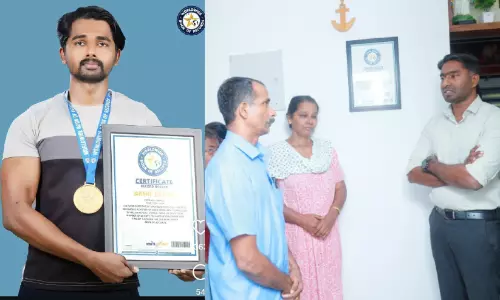 അഖിലിന്റെ വേർപാട്; ഒാർമകളിൽ വിതുമ്പി വെള്ളരിക്കുണ്ട് അഖിലിന്റെ വേർപാട്; ഒാർമകളിൽ വിതുമ്പി വെള്ളരിക്കുണ്ട്