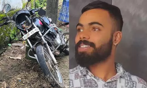 ബൈക്ക് വൈദ്യുതി തൂണിലിടിച്ച് അങ്കമാലിയിൽ യുവാവിന് ദാരുണാന്ത്യം