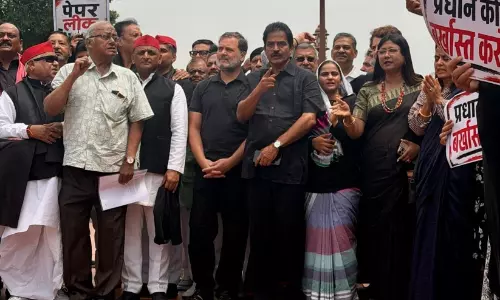 Oppositions Black Dress Protest