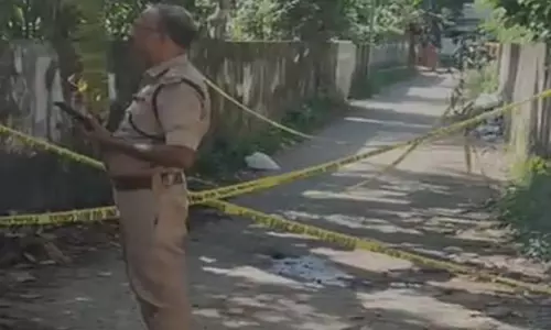 യുവതിയുടെ കൈപ്പത്തി വെട്ടിമാറ്റി; ജോലിക്ക് പോകുന്നതിലുള്ള തർക്കം, പ്രതിയെ പൊലീസ് പിടികൂടി