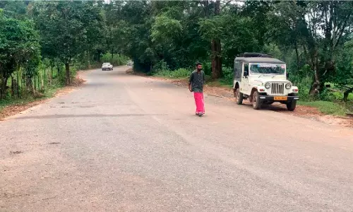 തൊള്ളായിരംകണ്ടി വിനോദ യാത്രാവിലക്ക്; ജീവിതം വഴിമുട്ടി അവർ... തൊള്ളായിരംകണ്ടി വിനോദ യാത്രാവിലക്ക്; ജീവിതം വഴിമുട്ടി അവർ...