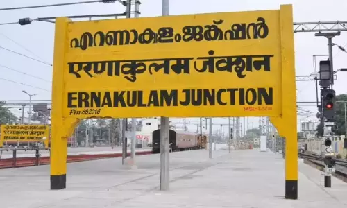 എറണാകുളം റെയിൽവേ സ്റ്റേഷനുകൾ മികവിലേക്ക് എറണാകുളം റെയിൽവേ സ്റ്റേഷനുകൾ മികവിലേക്ക്