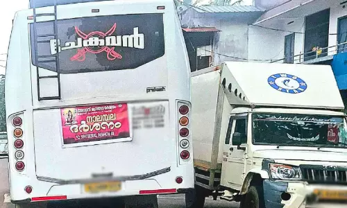 മാ​ള ടൗ​ണി​ൽ ഗ​താ​ഗ​ത സം​വി​ധാ​നം താ​ളം തെ​റ്റു​ന്നു