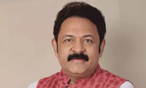 ‘കശ്മീരിലെ കല്ലേറ് നിർത്താൻ അറിയാമെങ്കിൽ.. പിന്നെയാ ഡൽഹി...’; കൃഷ്ണകുമാറിന്റെ ഫേസ്ബുക്ക് പോസ്റ്റിന് കടുത്ത വിമർശനം