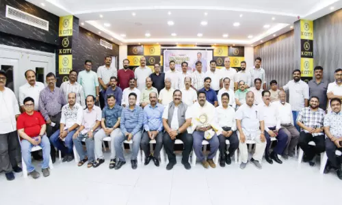 ബി.കെ.എസ്.എഫ് ഹെൽപ് ലൈൻ അംഗം ദീപക് തണലിന് യാത്രയയപ്പ് നൽകി