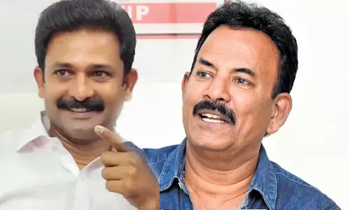 ‘മേജർ രവിയെ ആരാണ് വിസ്മയ മോഹൻലാലിന്റെ ഭാഗം വിശദീകരിക്കാൻ ചുമതലപ്പെടുത്തിയത്? അയാൾ അക്ഷരാർത്ഥത്തിൽ മേജർ സംഘി’ -ആഞ്ഞടിച്ച് ഡോ. ജിന്റോ ജോൺ