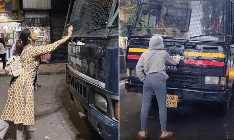‘ഞാനേ കണ്ടുള്ളൂ, ഞാൻ മാത്രമേ കണ്ടുള്ളൂ’; പ്രതിഷേധ ചിത്രം പോസ്റ്റ് ചെയ്ത് പിൻവലിച്ച നവ്യ നായർക്ക് ട്രോൾ മഴ ‘ഞാനേ കണ്ടുള്ളൂ, ഞാൻ മാത്രമേ കണ്ടുള്ളൂ’; പ്രതിഷേധ ചിത്രം പോസ്റ്റ് ചെയ്ത് പിൻവലിച്ച നവ്യ നായർക്ക് ട്രോൾ മഴ