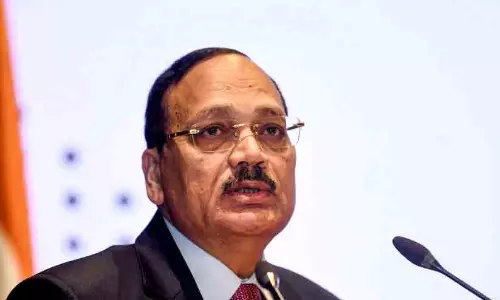 ‘ഉദ്ദേശിച്ചത് യുവാക്കളെയല്ല, വ്യാജ അഭിഭാഷകരെ’; പാറ്റ പരാമർശത്തിൽ വിശദീകരണവുമായി ചീഫ് ജസ്റ്റിസ് സൂര്യകാന്ത്