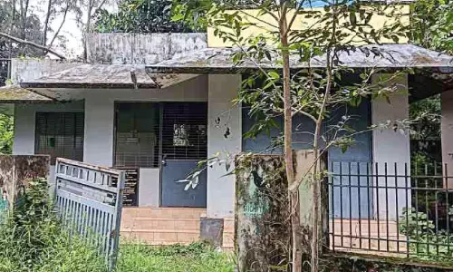 യാത്രക്കാർ ആശങ്കയുടെ ത്രിശങ്കുവിൽ