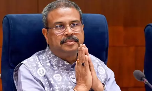 ‘പാറ്റ’ വിപ്ലവത്തിന് മുന്നിൽ മുട്ടുമടക്കി കേന്ദ്രം;  ധർമേന്ദ്ര പ്രധാൻ രാജിവെച്ചു