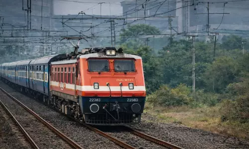 റെയിൽവേ സമയമാറ്റം അറിയിച്ചില്ല, യാത്ര മുടങ്ങി; യാത്രികന് വൻ തുക നഷ്ടപരിഹാരം നൽകാൻ ഉത്തരവ്