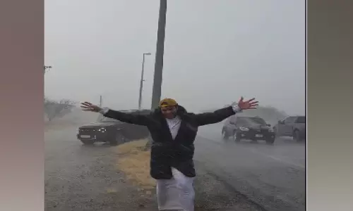 ഷാർജയിൽ മഴയും ഇടിമിന്നലും