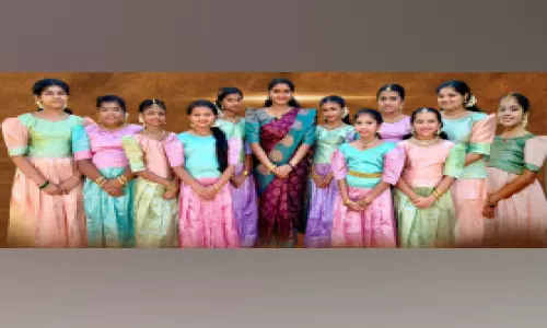 വ​ര​ല​ക്ഷ്മി നൃ​ത്താ​ല​യം ഭ​ര​ത​നാ​ട്യ അ​ര​ങ്ങേ​റ്റം ആ​ഗ​സ്​​റ്റ്​ ഏ​ഴി​ന് ഗു​രു​വാ​യൂ​രി​ൽ