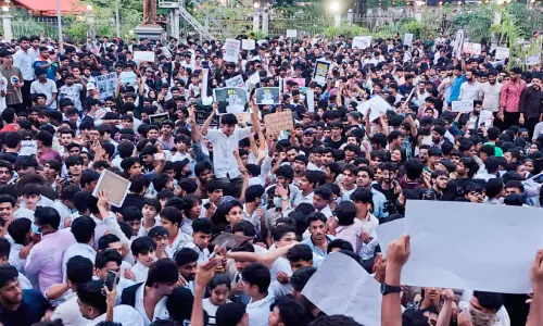 നീറ്റ്: മംഗളൂരുവിൽ വിദ്യാർഥി പ്രതിഷേധം