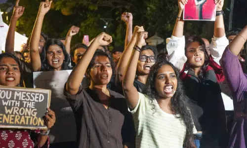 കേന്ദ്രമന്ത്രി ധർമേന്ദ്ര പ്രധാന്റെ രാജി; തലസ്ഥാനത്ത് ആഹ്ലാദപ്രകടനം കേന്ദ്രമന്ത്രി ധർമേന്ദ്ര പ്രധാന്റെ രാജി; തലസ്ഥാനത്ത് ആഹ്ലാദപ്രകടനം
