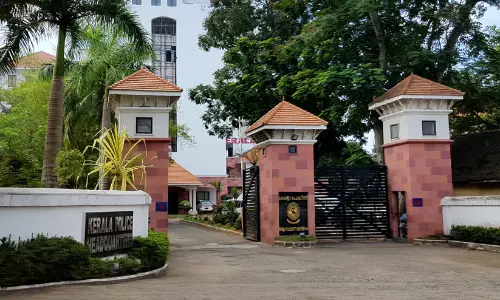 പൊലീസ് സംഘടനാ ഭാരവാഹികളുടെ  കൂട്ടസ്ഥലംമാറ്റം സ്റ്റേ ചെയ്തു; ഓപ്ഷൻ പ്രകാരം നിയമനം നൽകണം