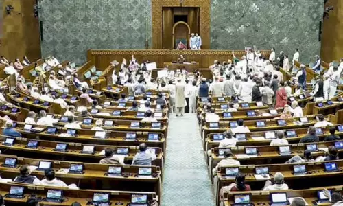 പരീക്ഷാ ഭേദഗതി ബിൽ പാർലമെന്റിൽ; പ്രതിപക്ഷ ബഹളം, ഇരു സഭകളും നിർത്തിവെച്ചു
