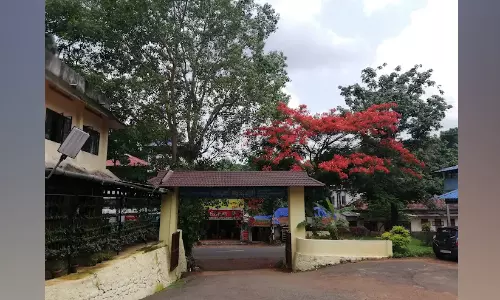കുറവിലങ്ങാട് താലൂക്ക് ആശുപത്രി   ജില്ല ആശുപത്രി നിലവാരത്തിലാക്കണം; മ​ന്ത്രി​ക്ക് നി​വേ​ദ​നം ന​ൽ​കി ഉ​ഴ​വൂ​ർ ബ്ലോ​ക്ക് പ​ഞ്ചാ​യ​ത്ത്