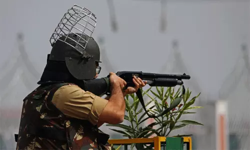 പെല്ലെറ്റ് തോക്കുകൾ നിരോധിക്കണം: സുപ്രീം കോടതിയിൽ ഹരജിയുമായി മുൻ ഐ.ബി ഡയറക്ടറും ഇരകളും