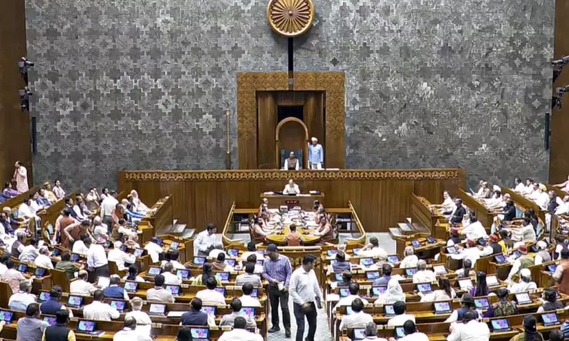 വൈകിയാൽ രജിസ്ട്രേഷൻ സങ്കീർണം; ജനന-മരണ രജിസ്ട്രേഷൻ നിയമഭേദഗതി ബിൽ ലോക്സഭയിൽ വൈകിയാൽ രജിസ്ട്രേഷൻ സങ്കീർണം; ജനന-മരണ രജിസ്ട്രേഷൻ നിയമഭേദഗതി ബിൽ ലോക്സഭയിൽ
