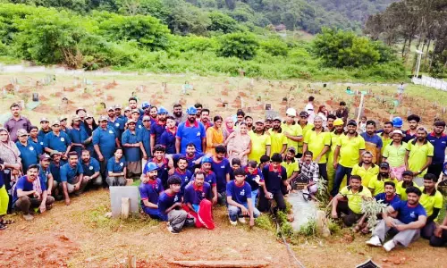 അവർ ഉറങ്ങുന്നു, ആ ഹൃദയ ഭൂമിയിൽ; രണ്ടാം വാര്‍ഷികത്തോടനുബന്ധിച്ച് ഹൃദയഭൂമി ശ്മശാനം ശുചീകരിച്ച് യുവജന സംഘടനകള്‍