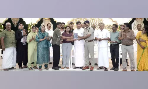 ചരിത്രത്തില് ഇടംനേടി പന്ത്രണ്ടുകാരന്റെ നോവല്; ആദിദേവിന്റെ ‘ദ ലാസ്റ്റ് റണ്വേ’ പ്രകാശനം ചെയ്തു ചരിത്രത്തില് ഇടംനേടി പന്ത്രണ്ടുകാരന്റെ നോവല്; ആദിദേവിന്റെ ‘ദ ലാസ്റ്റ് റണ്വേ’ പ്രകാശനം ചെയ്തു