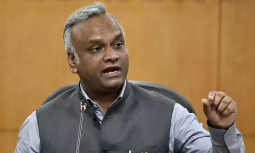 നിങ്ങൾ ആരാണ്? ഫണ്ട് എവിടെ നിന്നാണ്?; ആർ.എസ്.എസ് സ്വയം രജിസ്റ്റർ ചെയ്യാൻ തയാറായില്ലെങ്കിൽ കർണാടക സർക്കാർ നിയമനിർമ്മാണം ആലോചിക്കും- പ്രിയങ്ക് ഖാർഗെ