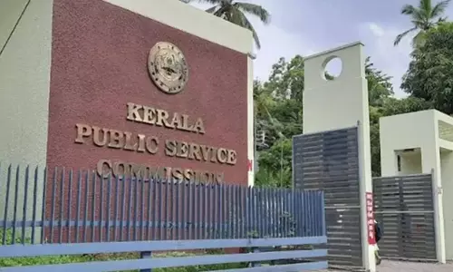പിഎസ്സി പരീക്ഷാ തട്ടിപ്പിൽ കേസെടുത്ത് ക്രൈംബ്രാഞ്ച്; ‘ഉദ്യോഗസ്ഥർ’ പ്രതികൾ, ആരുടെയും പേരില്ല പിഎസ്സി പരീക്ഷാ തട്ടിപ്പിൽ കേസെടുത്ത് ക്രൈംബ്രാഞ്ച്; ‘ഉദ്യോഗസ്ഥർ’ പ്രതികൾ, ആരുടെയും പേരില്ല
