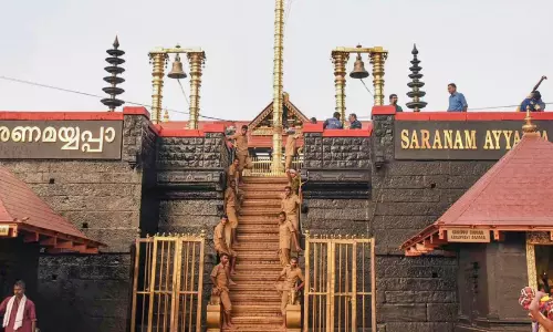 ശ​ബ​രി​മ​ല​യി​ലേ​ക്കു​ള്ള മി​ൽ​മ നെ​യ്യ്​ മ​റി​ച്ച്​ വി​റ്റ സം​ഭ​വം:   അ​ന്വേ​ഷ​ണം ദേ​വ​സ്വം ബോ​ർ​ഡി​ലേ​ക്കും