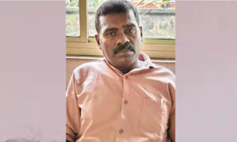 പോക്സോ: സർക്കാർ ഉദ്യോഗസ്ഥന് 78 വര്ഷം തടവ്; വിധി കേട്ട പ്രതി കോടതിയില് കുഴഞ്ഞുവീണു പോക്സോ: സർക്കാർ ഉദ്യോഗസ്ഥന് 78 വര്ഷം തടവ്; വിധി കേട്ട പ്രതി കോടതിയില് കുഴഞ്ഞുവീണു