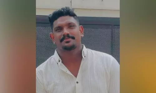 കമ്മത്ത് ലെയ്നിൽ നടന്നത് കേട്ടുകേൾവിയില്ലാത്ത കവർച്ച; 1.40 കോടിയുടെ സ്വർണാഭരണങ്ങളുമായി വ്യാപാരി മുങ്ങി കമ്മത്ത് ലെയ്നിൽ നടന്നത് കേട്ടുകേൾവിയില്ലാത്ത കവർച്ച; 1.40 കോടിയുടെ സ്വർണാഭരണങ്ങളുമായി വ്യാപാരി മുങ്ങി