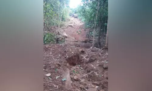 ഉ​രു​ൾ​​പൊ​ട്ട​ലു​ണ്ടാ​യ പ്ര​ദേ​ശ​ത്ത്​ ക്വാ​റി തു​ട​ങ്ങാ​ൻ നീ​ക്കം; നാ​ട്ടു​കാ​ർ ആ​ശ​ങ്ക​യി​ൽ