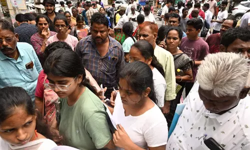 650ൽ നിന്ന് 500 ആയി, പിന്നീട് 135ഉം, 24 മണിക്കൂറിനിടെ മൂന്ന് തവണ നീറ്റ് ഫലം മാറിയെന്ന് പരാതി; ഡൽഹി ഹൈകോടതിയെ സമീപിച്ച് വിദ്യാർഥി 650ൽ നിന്ന് 500 ആയി, പിന്നീട് 135ഉം, 24 മണിക്കൂറിനിടെ മൂന്ന് തവണ നീറ്റ് ഫലം മാറിയെന്ന് പരാതി; ഡൽഹി ഹൈകോടതിയെ സമീപിച്ച് വിദ്യാർഥി
