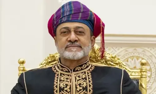 ബ്രിട്ടീഷ് പ്രധാനമന്ത്രിയുമായി ചർച്ച നടത്തി സുൽത്താൻ