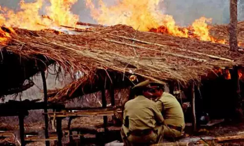 അന്ന് വനത്തിന് തീയിട്ടത് ആര്? അണയാതെ മുത്തങ്ങ തീ അന്ന് വനത്തിന് തീയിട്ടത് ആര്? അണയാതെ മുത്തങ്ങ തീ