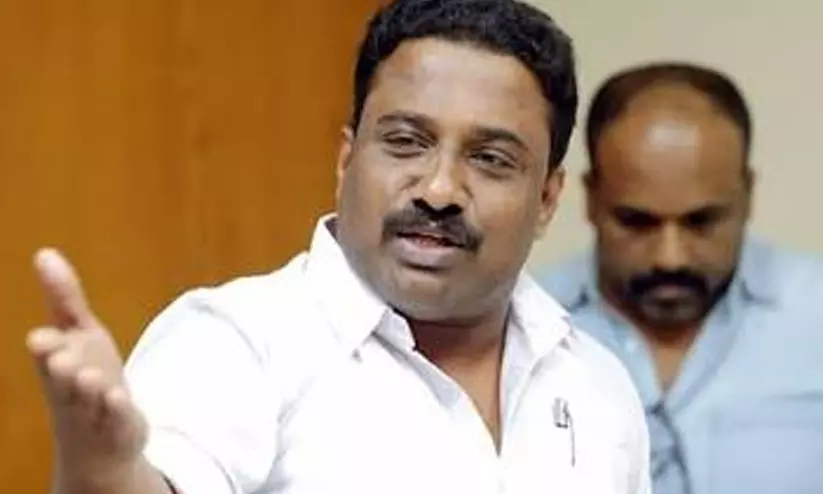 കോടികൾ മുടക്കി ഹെലികോപ്റ്റർ വാടകയ്ക്ക് എടുത്തതിന് കേരളത്തിനുണ്ടായ നഷ്ടം ചില്ലറയല്ല, പിണറായി പാർട്ടി സമ്മേളനത്തിന് ഇതിൽ വന്നത് മറന്നോ? -ബി.ആർ.എം. ഷഫീർ കോടികൾ മുടക്കി ഹെലികോപ്റ്റർ വാടകയ്ക്ക് എടുത്തതിന് കേരളത്തിനുണ്ടായ നഷ്ടം ചില്ലറയല്ല, പിണറായി പാർട്ടി സമ്മേളനത്തിന് ഇതിൽ വന്നത് മറന്നോ? -ബി.ആർ.എം. ഷഫീർ
