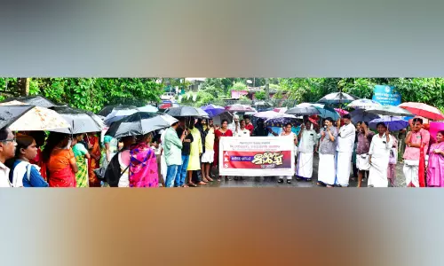ആദിവാസി ബാലന്റെ മരണം: പൊലീസിനെതിരെ എ.കെ.എസ് മാർച്ച് ആദിവാസി ബാലന്റെ മരണം: പൊലീസിനെതിരെ എ.കെ.എസ് മാർച്ച്