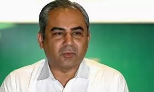 യുവാക്കൾ ഒന്നിച്ചാൽ എല്ലാം തകിടം മറിയും; പാറ്റപ്പേടി പങ്കുവെച്ച് പാക് ആഭ്യന്തര മന്ത്രി മുഹ്‌സിൻ നഖ്‌വി