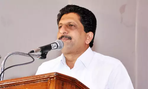 മരിച്ചവരുടെ കുടുംബത്തിന് അടിയന്തര ധനസഹായം -മന്ത്രി