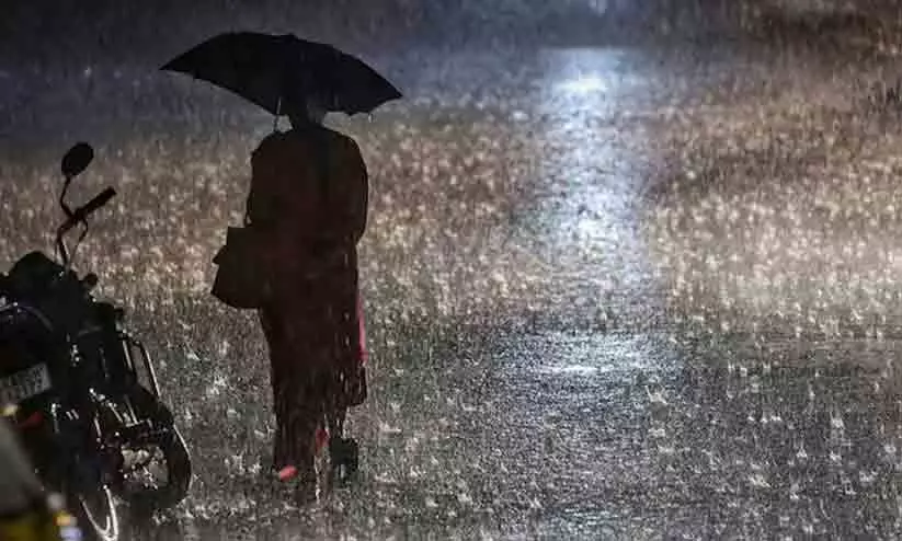 കനത്ത മഴ: ഒൻപത് ജില്ലകളിൽ വിദ്യാഭ്യാസ സ്ഥാപനങ്ങൾക്ക് അവധി; പരീക്ഷകൾ മാറ്റി കനത്ത മഴ: ഒൻപത് ജില്ലകളിൽ വിദ്യാഭ്യാസ സ്ഥാപനങ്ങൾക്ക് അവധി; പരീക്ഷകൾ മാറ്റി